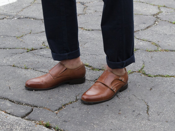 Hnedé topánky v štýle Monk s modrým oblekom | Blog | Lavard